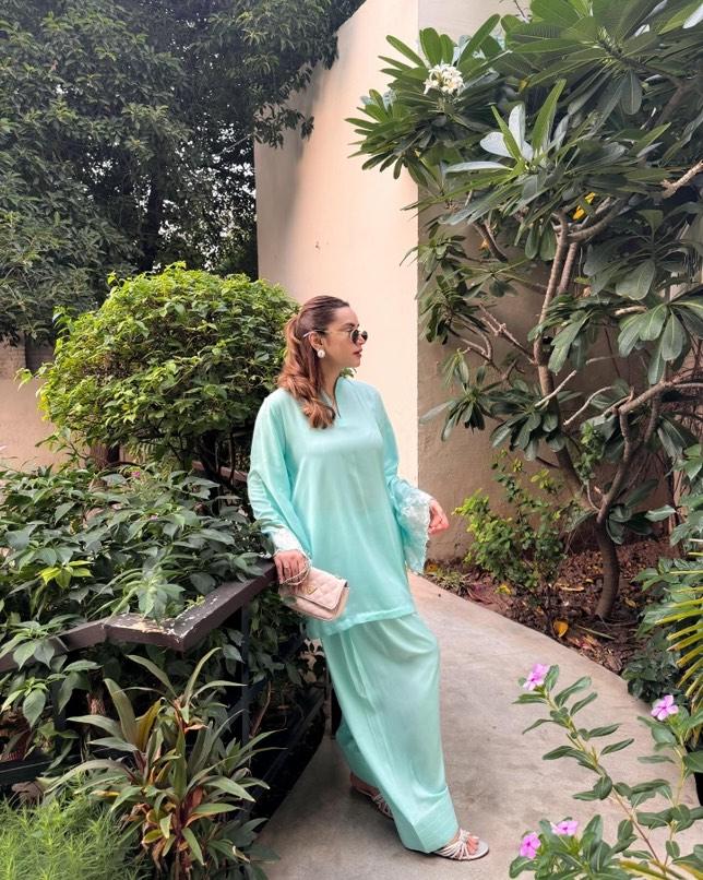 Aqua Farshi Shalwar Momina Ammar Aqua Farshi Shalwar Momina Ammar