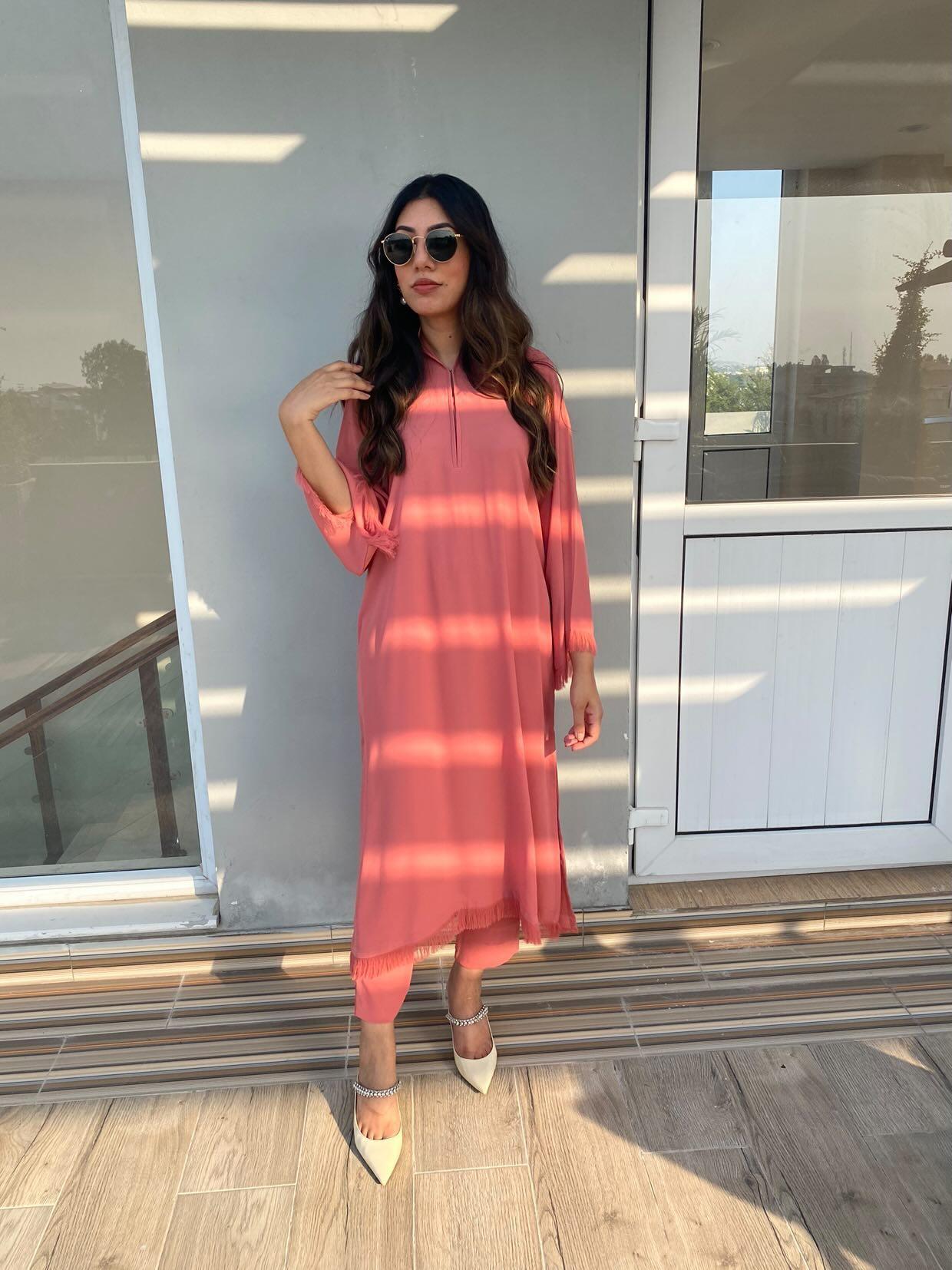 Threaded Love  peach