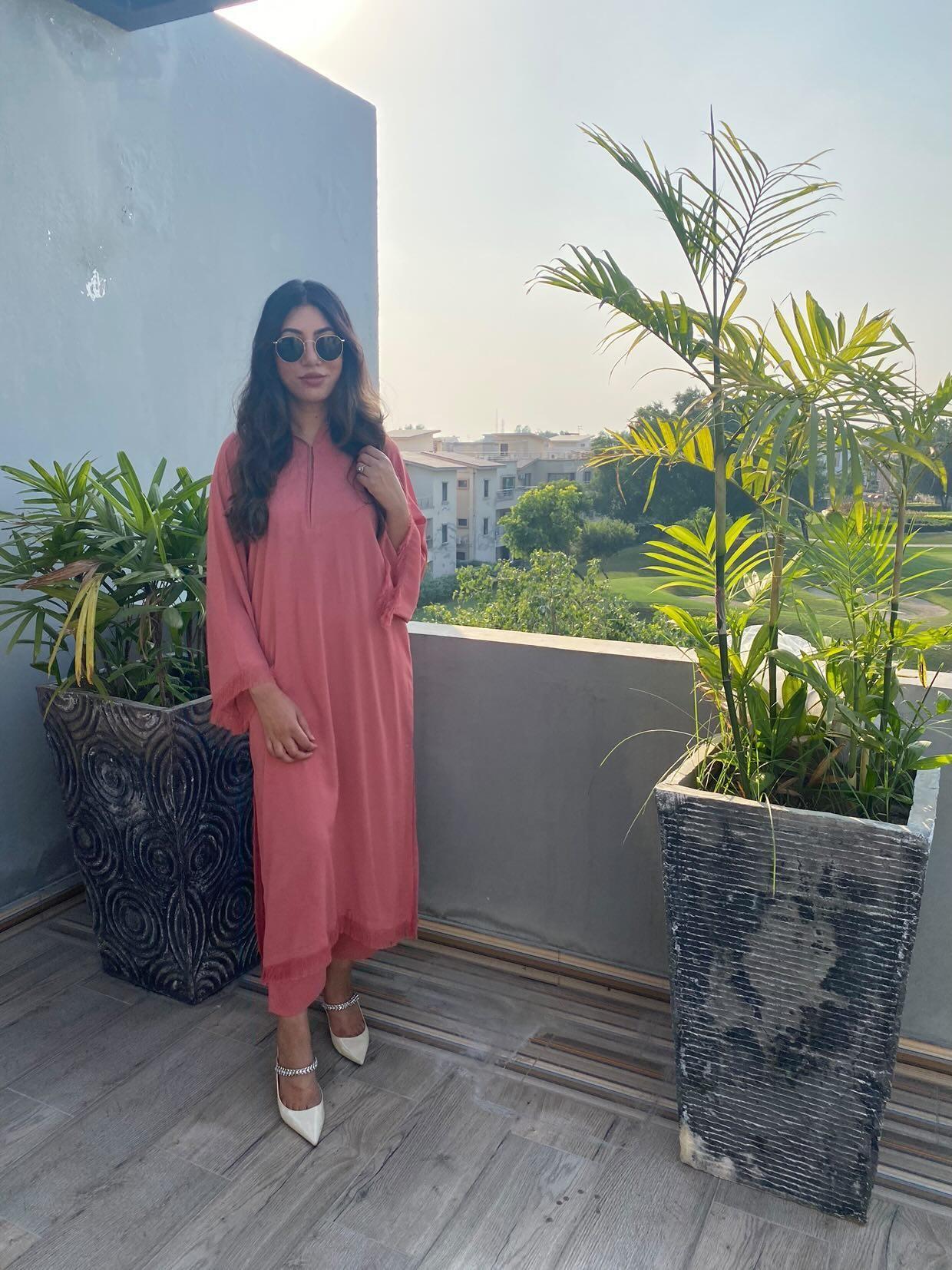 Threaded Love  peach