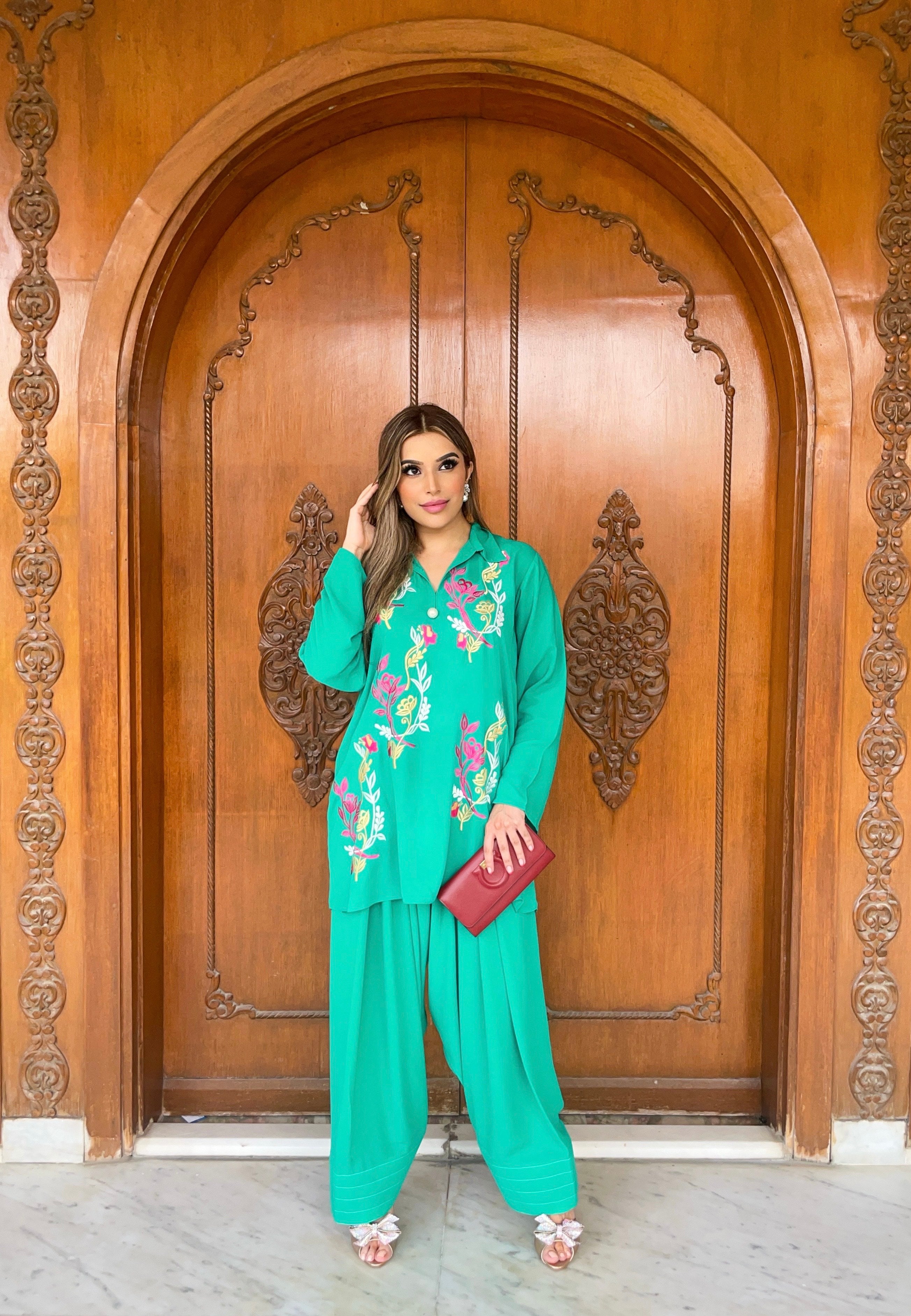 Green Aura Embroidered two pc Momina Ammar
UAE delivery 
Pakistani brand delivery to UAE 
UAE Pakistani Clothes 