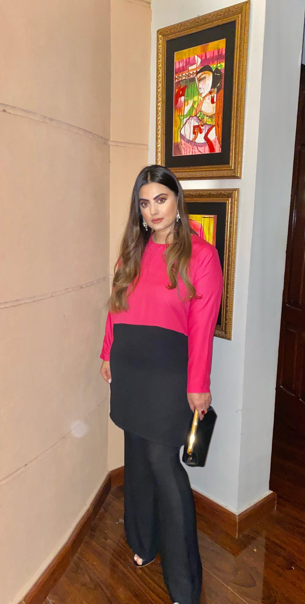 Pakistani Clothing brand Momina Ammar
Pakistan top Online Clothing store for women Clothing 