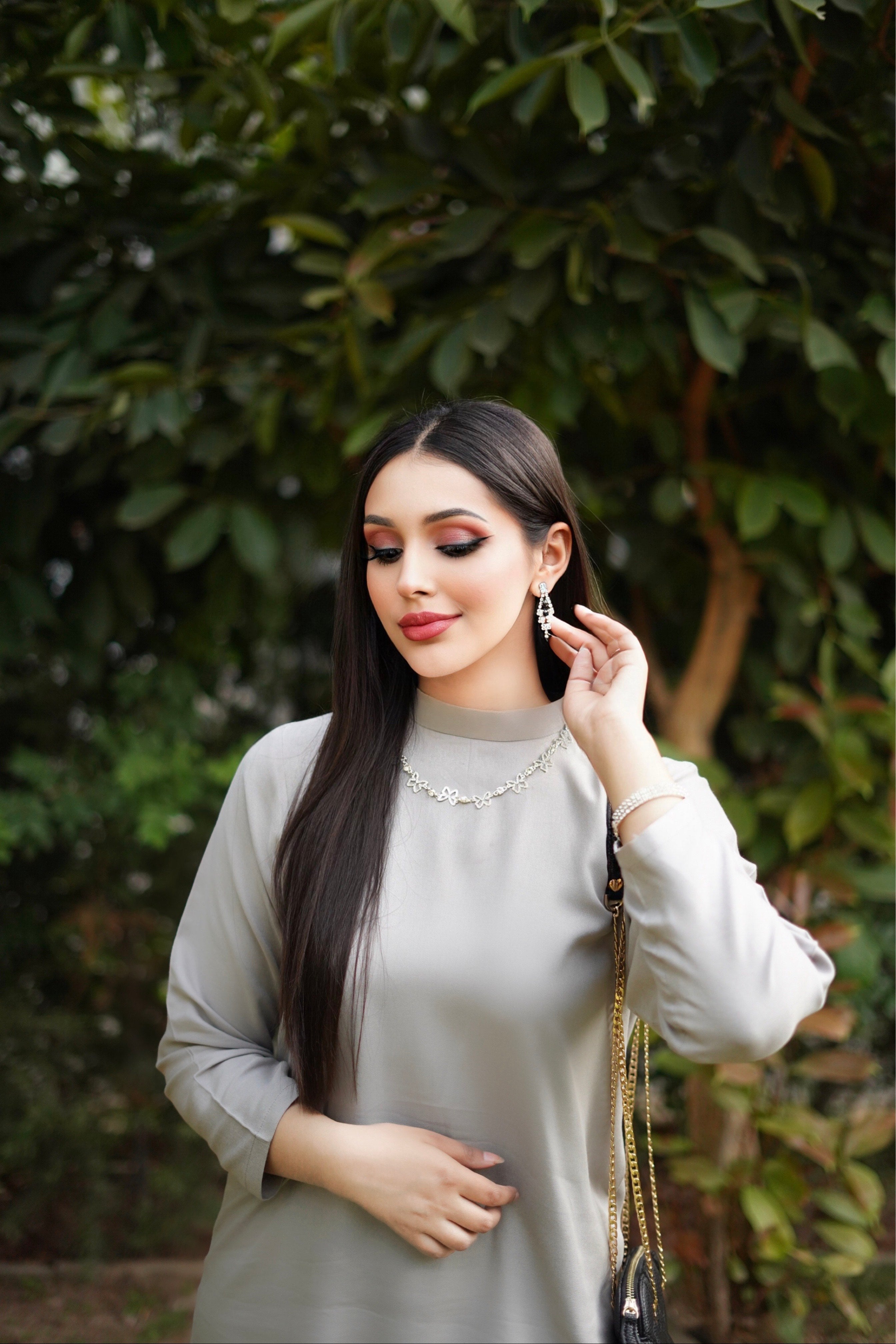 Gray strip Momina Ammar