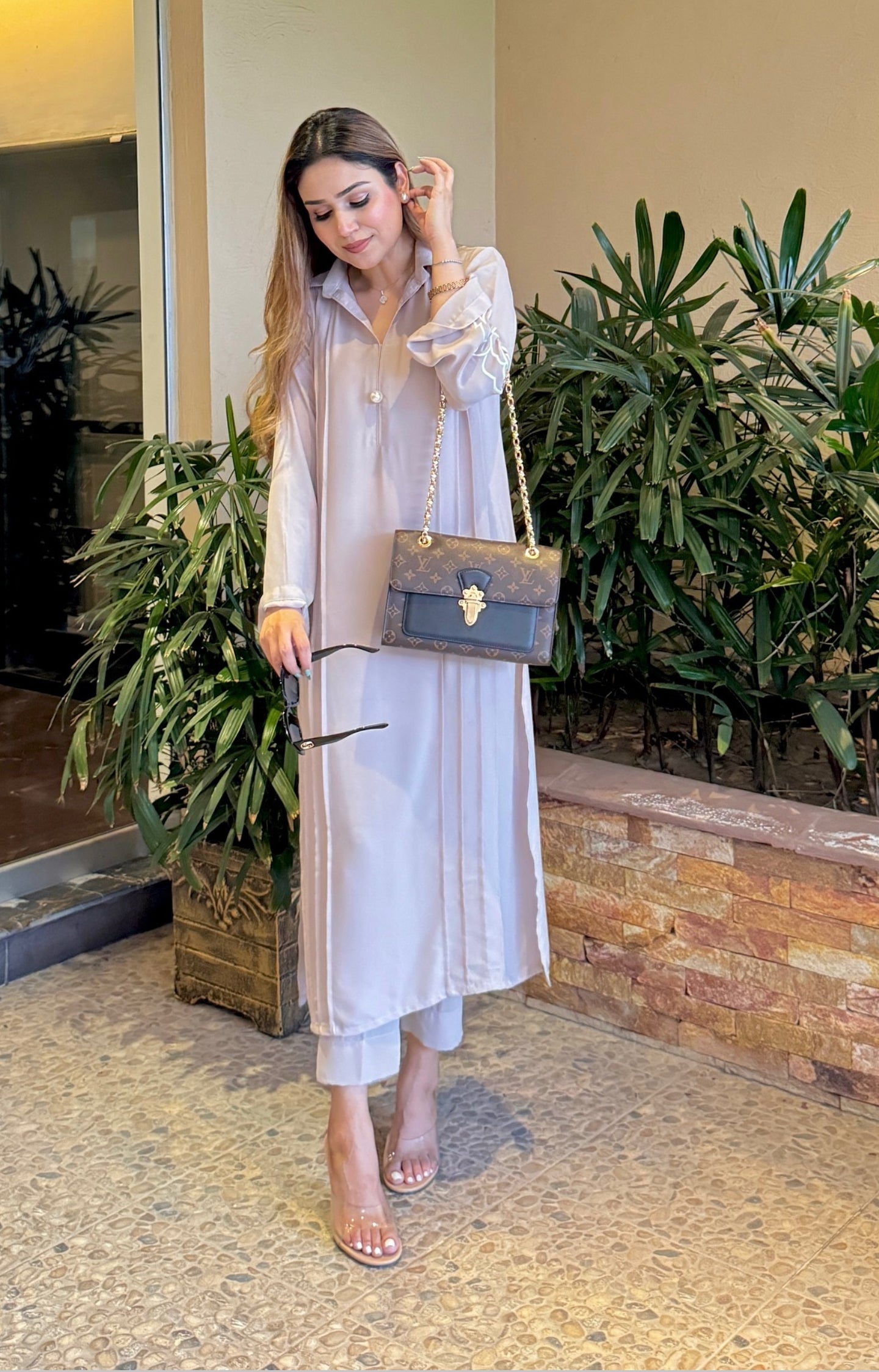 Woody Almond Sleeves Flower