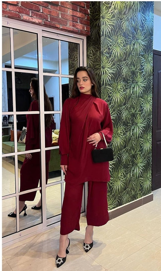 knot set Red Momina Ammar