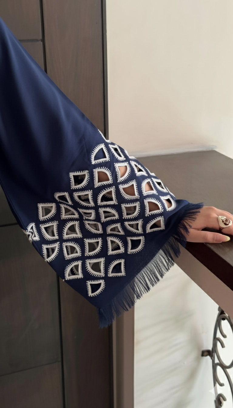 Pakistani women’s clothing with delivery available to Dubai, Abu Dhabi, and across the UAE, as well as to Doha, Qatar, Australia, the UK, and the USA