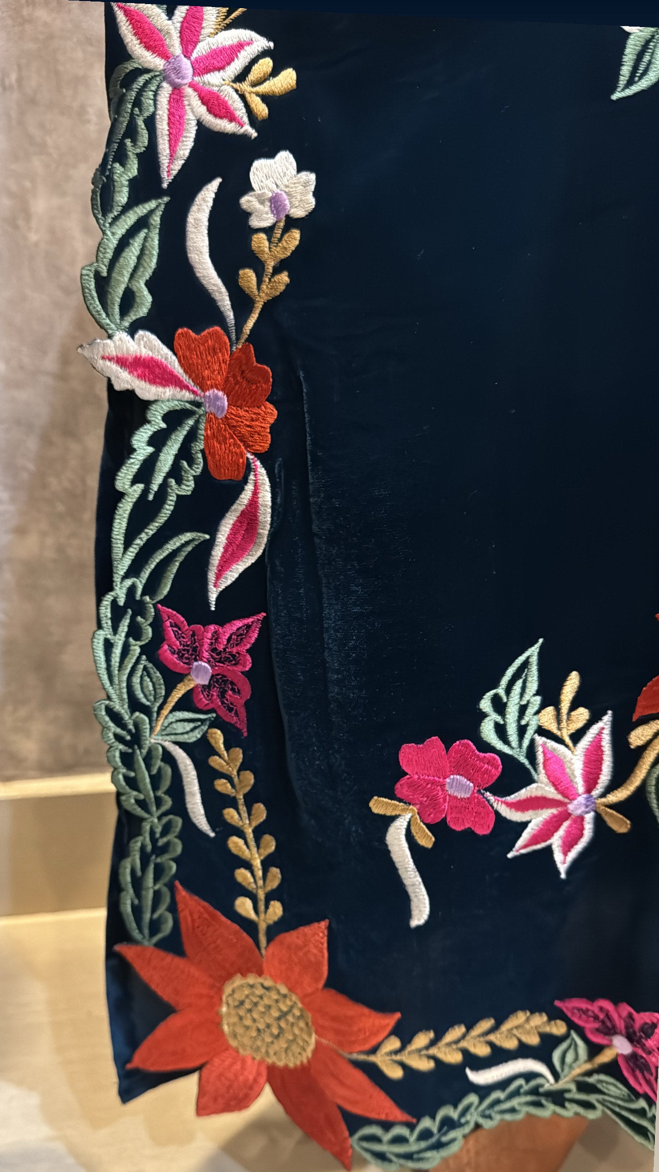 Zinc Embroidered kaftan