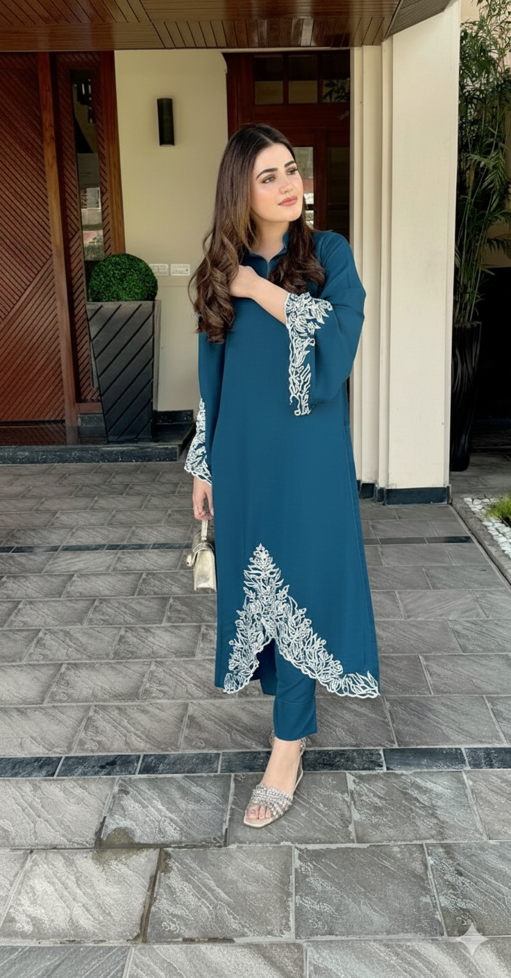 Teal ornamental scallop