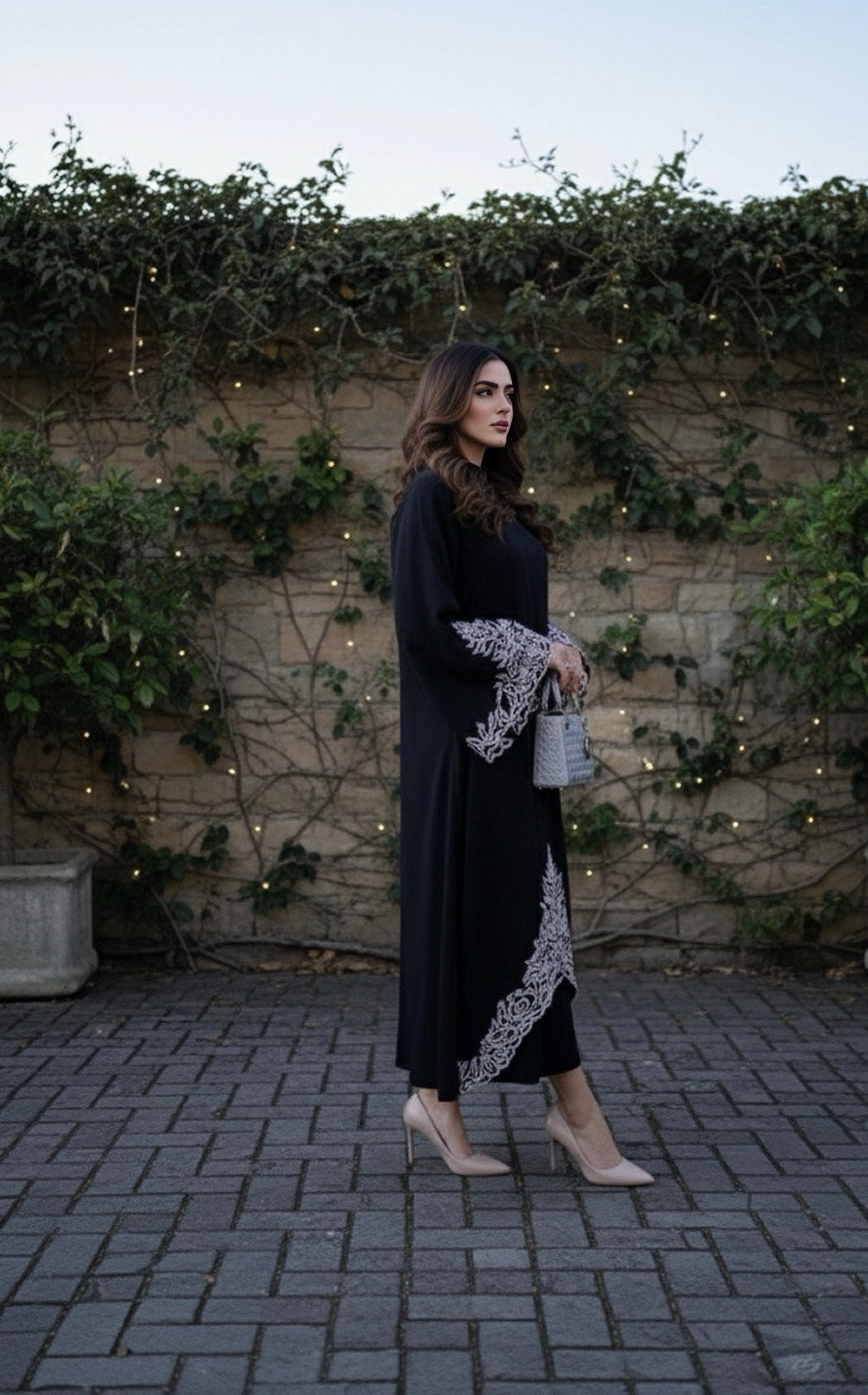 Black ornamental scallop