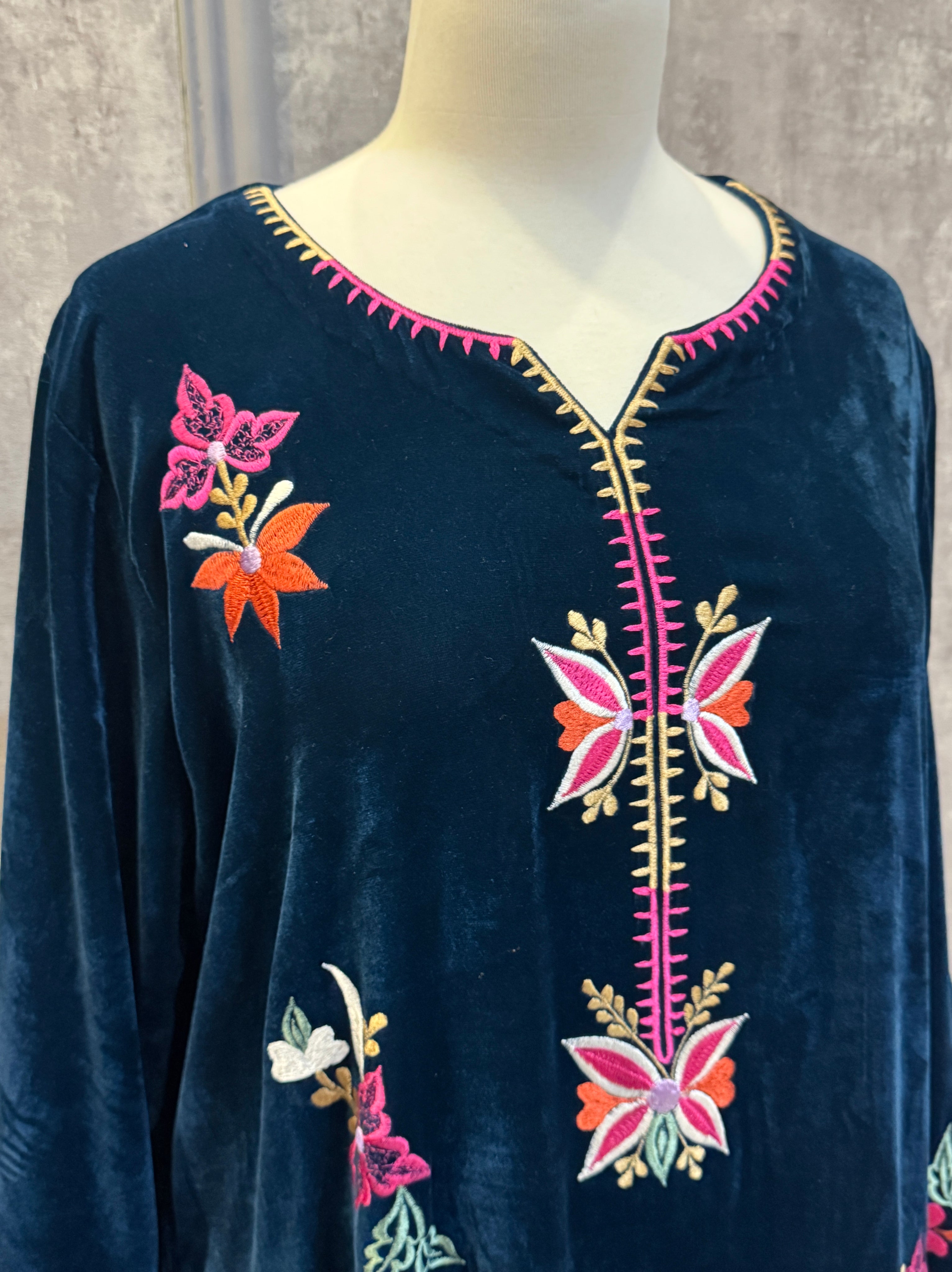 Zinc Embroidered kaftan