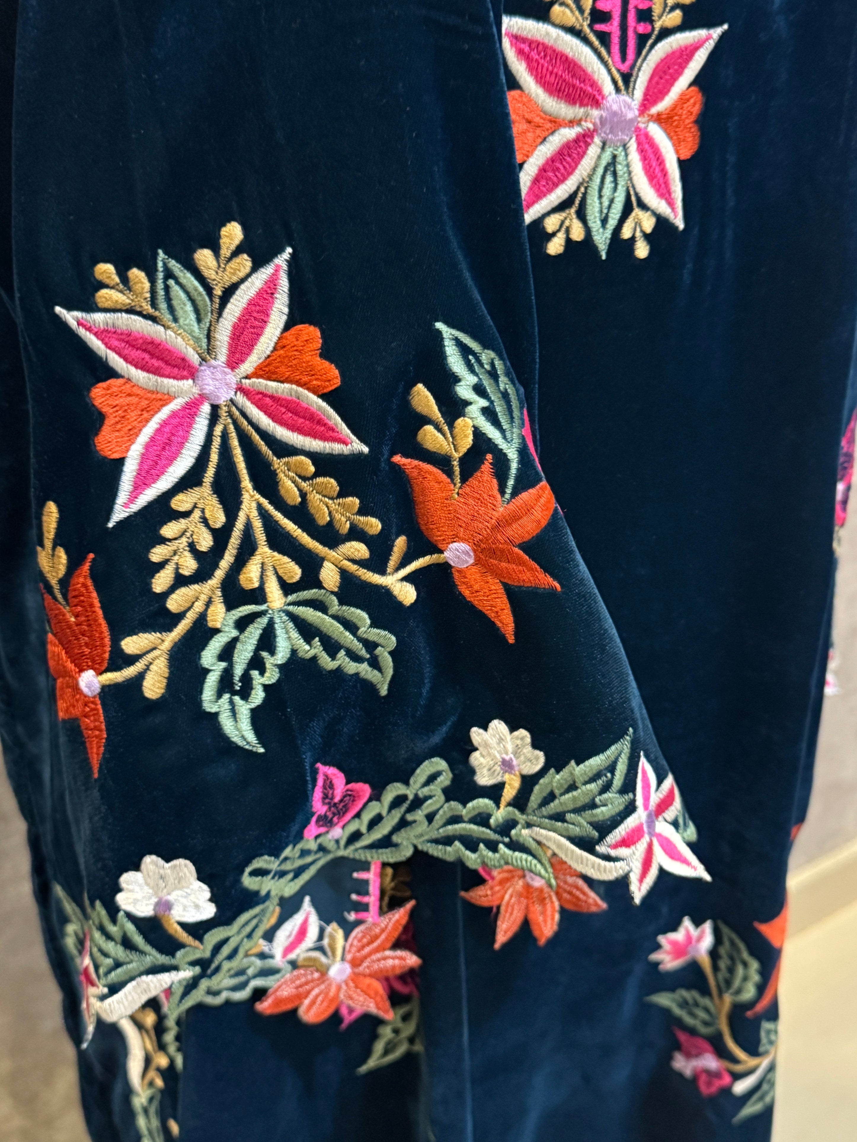 Zinc Embroidered kaftan