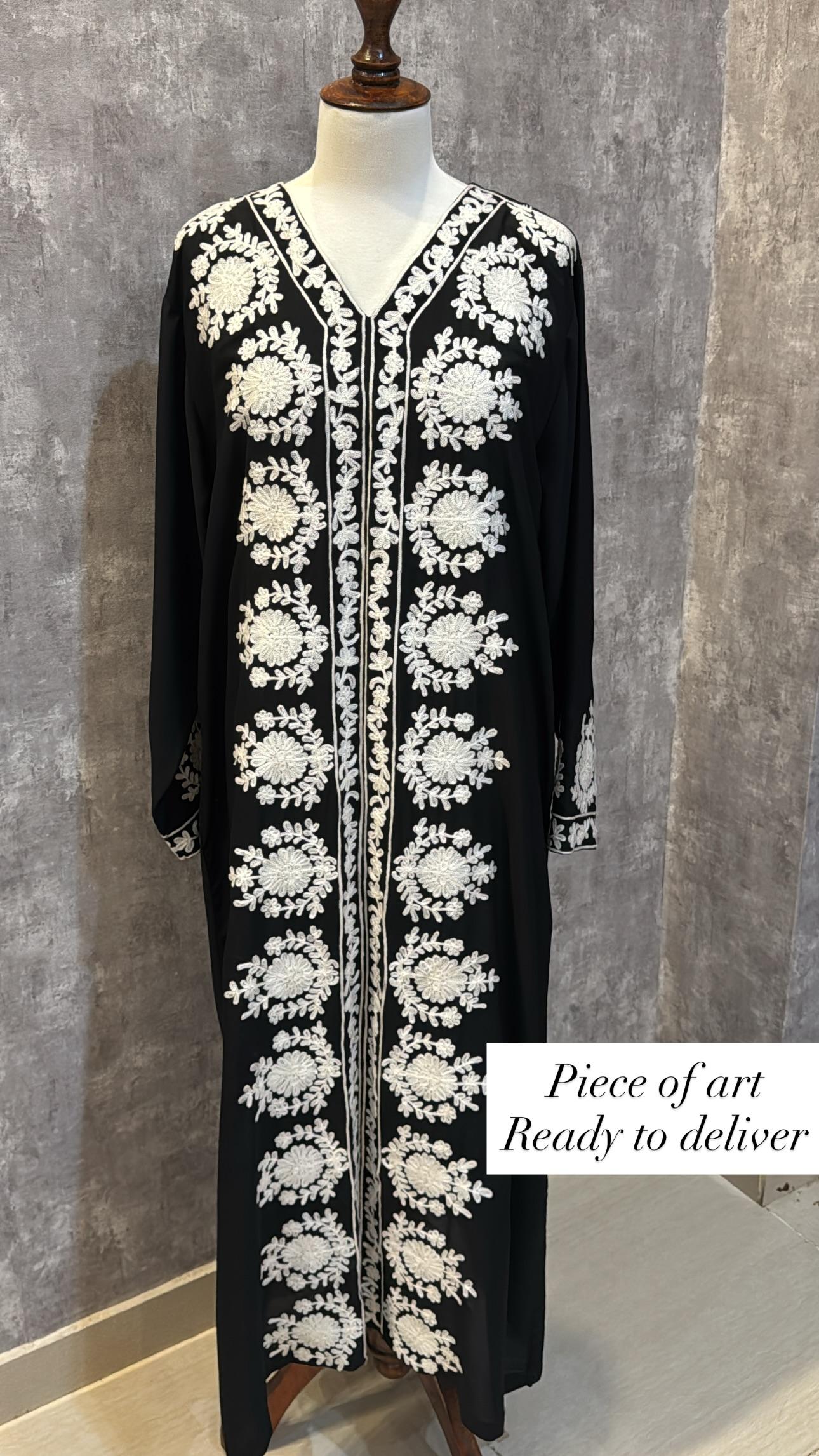 Monochrome Embroidery set